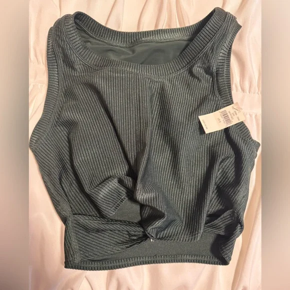 NWT!! Offline by Aerie Green Women's Crop Top - Picture 5 of 5